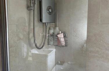 6Guests-Parking-PetsOK-FamilyFriendly-Garden - Foto 3