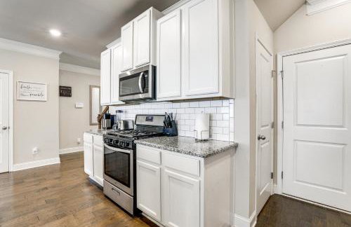 Lawrenceville Townhome w/ Community Pool Access! - Foto 9