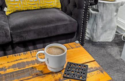 AC Retreat - Cozy 2BR by Tropicana & Beach - Foto 10