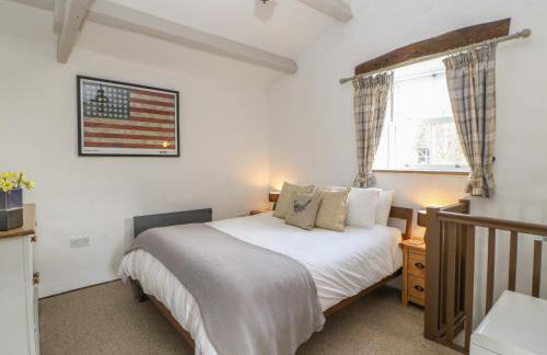 East House - Photo 16