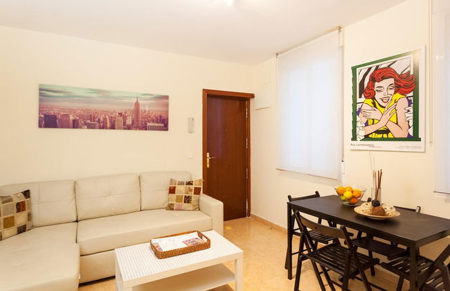 Cozy Urban Apt. Historic District - Sol - Photo 11