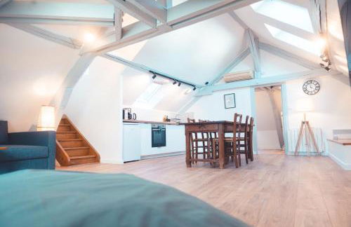 Le Nid dAigle - Spacieux logement sous les toits - Foto 4