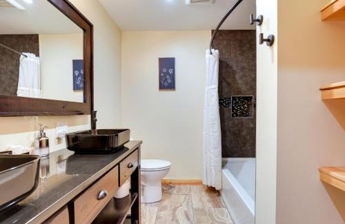 5 Mi to Slopes! Group Ski House with Game Room - Foto 25