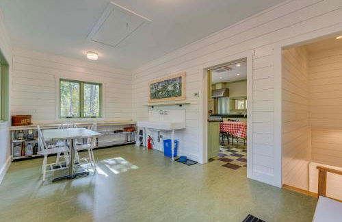 Riverfront Hideaway in Keene Walk to Town! - Foto 6