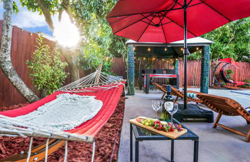 Heated Pool Spa BBQ Pool Table WiFi Near Beach-Downtown Fun - Foto 45