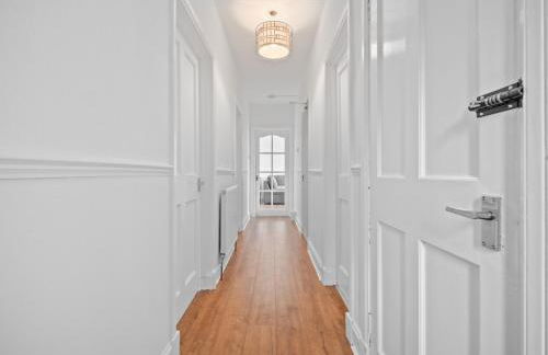 Whiteside 3 Bedroom Apartment - Bathgate - Photo 40