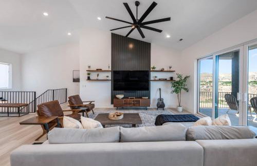 Cliffside Modern Villa - Hot Tub Stunning Views - Foto 14