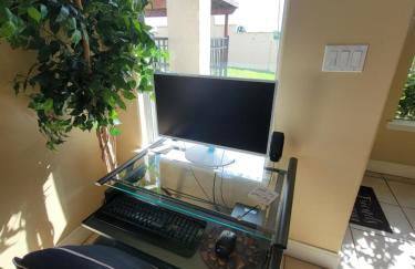 4 BR Smart Luxe Condo, Gated Community, Pool View, Mins to Costco & Top Golf - Foto 14