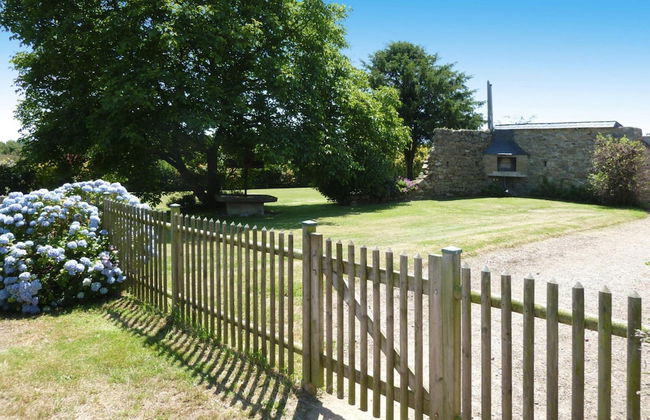 Holiday Home in Plogonnec Near Sandy Beaches - Foto 21