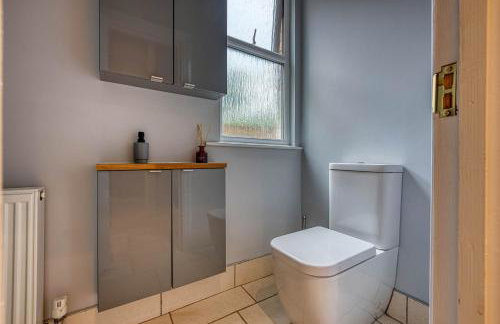 Spacious House in Nottingham - Sleeps 16 - Foto 35