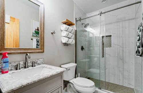 Luxury A Frame 5BR Hot Tub & Mountain Views - Foto 45