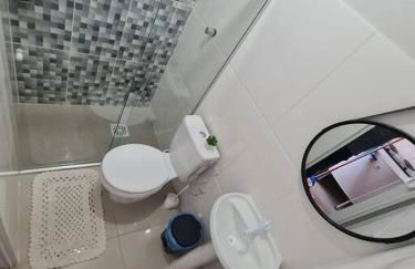 Kitnet303 centro, c linda vista janela, tv smart - Foto 10