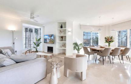 VACATION MARBELLA I Villa Azahar Retreat, Paradise for Golfers, Private Heated Pool, Close to the Best Beaches and High-end Restaurants - Foto 3