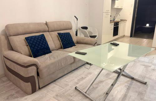 Appart'hotel61 OFFRE D'OUVERTURE Au pied de tous commerces & commodités ainsi que marché mercredi & samedi - Foto 48