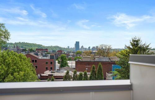 Immaculate Penthouse Double King Suite on Butler St with rooftop deck and free off street parking - Foto 44