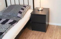 2x Monteurwohnung 1x 2 kleine Einzelzimmer 1x Doppelbett und Schlafcouch im Wohnbereich - Foto 2