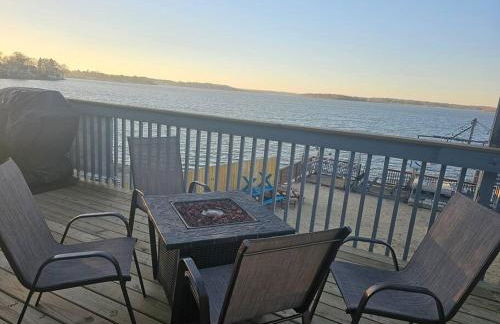 Chain O' Lakes Beach Penthouse with Lake Access - Foto 19