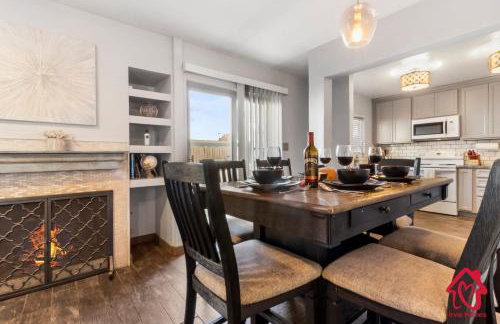 The Plaza - An Irvie Home w Summer Pool - Photo 22