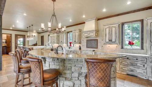 Spacious Edmond Vacation Rental with Hot Tub! - Foto 2