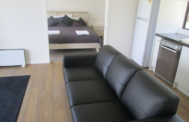 Just Red Wines Vineyard Cabins - Photo 6