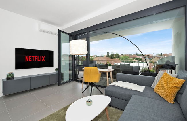 Fully equipped apartments with Terraces, Free garage parking, Netflix & AC - by Apartmány Šlapanice cz - Foto 34
