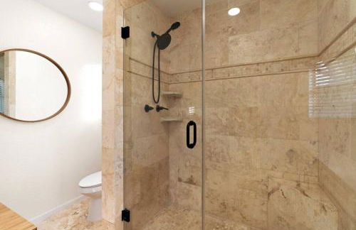 Charming & Bright W Lounging Pool and Hot Tub - Photo 70