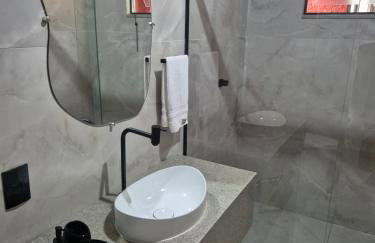 Chalé da Cachoeira - Cachoeira particular dentro da hospedagem - Foto 52