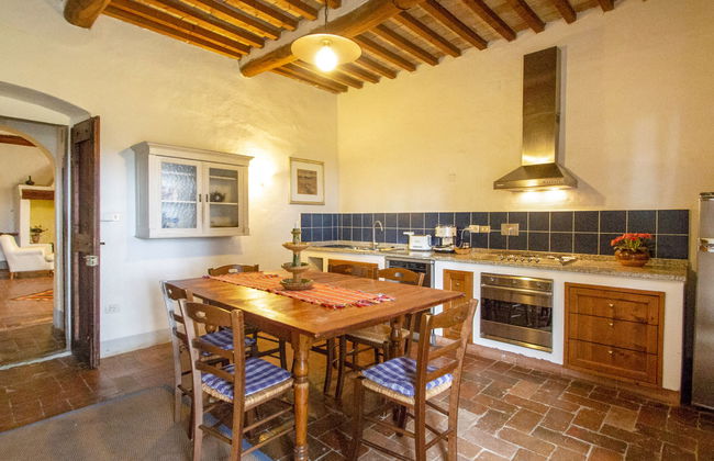 1 bedroom Apartment in Scandicci with swimming pool and garden - Photo 4