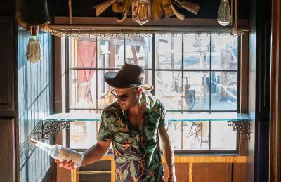 The Outlaw By The Cohost Company - Foto 69