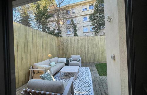 Glass and wood designer villa with garden in centertown - Foto 46