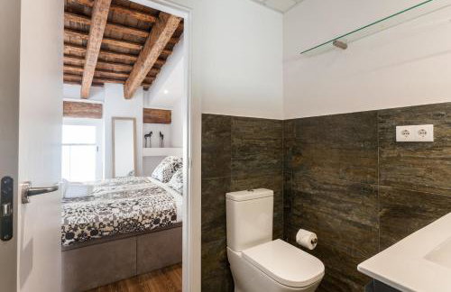 FLORIT FLATS - CENTER 2BR 2BA ATTIC TERRACE VIEW WIFi AC - Photo 35