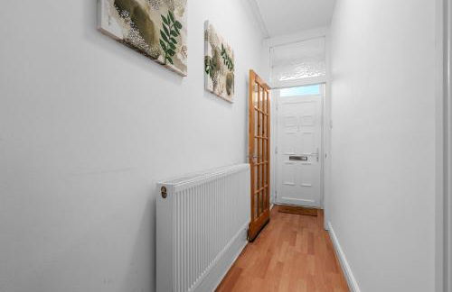 Cosy well-connected 3-bed house - Photo 30