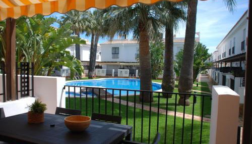 Magnífico Adosado con Piscina en Urb. Palm Beach - Foto 3