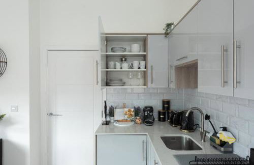 Deluxe 2 bed, 2 bathroom Milton Keynes apartment within walking distance to train station and City centre. - Foto 10