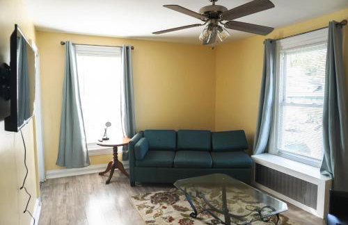 Lincoln Manor - Newly Renovated, 1mile from PHL Airport and Sports Stadiums - Foto 15