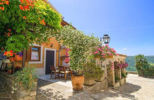 Holiday house with a swimming pool Draguc, Central Istria - Sredisnja Istra - 25162 - Foto 1