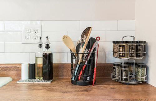 Awaken Your Senses King Bed BSU Parking - Foto 15