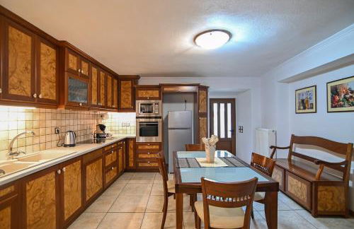 Πέτρινο Αρχοντικό, Χίος - Foto 14