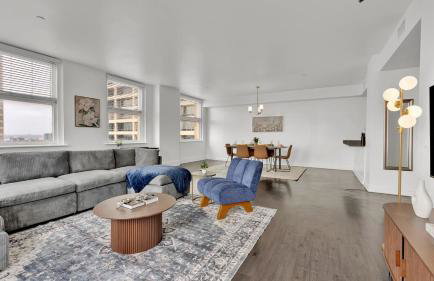 HEB403 Spacious & Stylish 2 Bedroom Condo Downtown Fort Worth, Free Parking, Walk to Convention Center - Foto 17