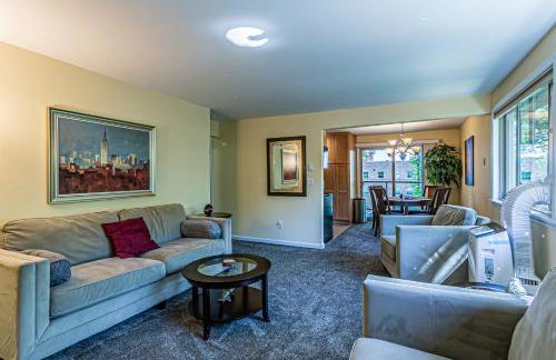 Water View, Best Area, 2 Bedrooms, WD, Jacuzzi Bath, New Carpet, Balcony, View, 825sf - Foto 2