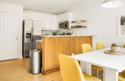 Walk to the Beach & Town | Stylish Beach Home - Foto 20