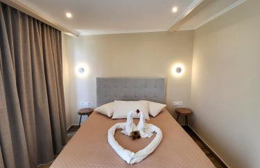 Paradise Hotel & Bar - Photo 3