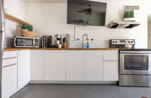 2BR Apt with BBQ & Parking Spring Fling Stay - Foto 43