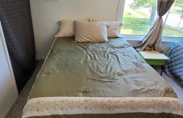 Oscoda Hilltop Haven - Great Location near Beach! - Foto 45