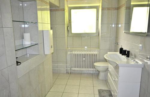 Sehr große Ferienwohnung, Apartment in Kaiserslautern WeHome Classic - Photo 36