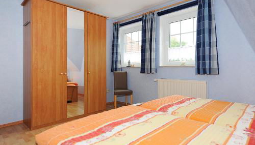 Ferienwohnung Lena in Stedesdorf bei Esens an der Nordseeküste in Ostfriesland - Foto 3, wardrobe