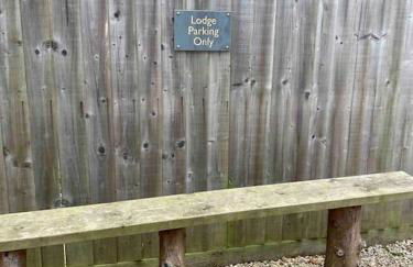 Larks Leaze Lodge, Steeple Ashton, Wiltshire - Photo 31