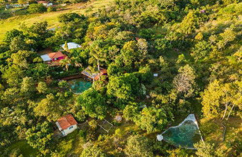Casa Rosa - Paraíso na Natureza piscina natural, Wi-Fi - 25 minutos do centro - Foto 8