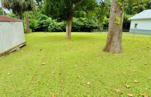 Super Cute & Cozy Home With 2 Bedrooms Near Everything In Jacksonville - Photo 7