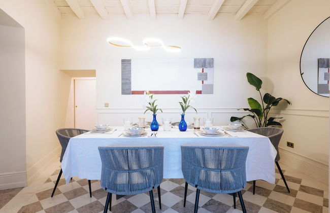 Luxurious Apartment with Patio and Pool - Foto 8